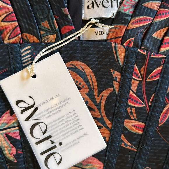 Averie dress - Picture 2 of 4